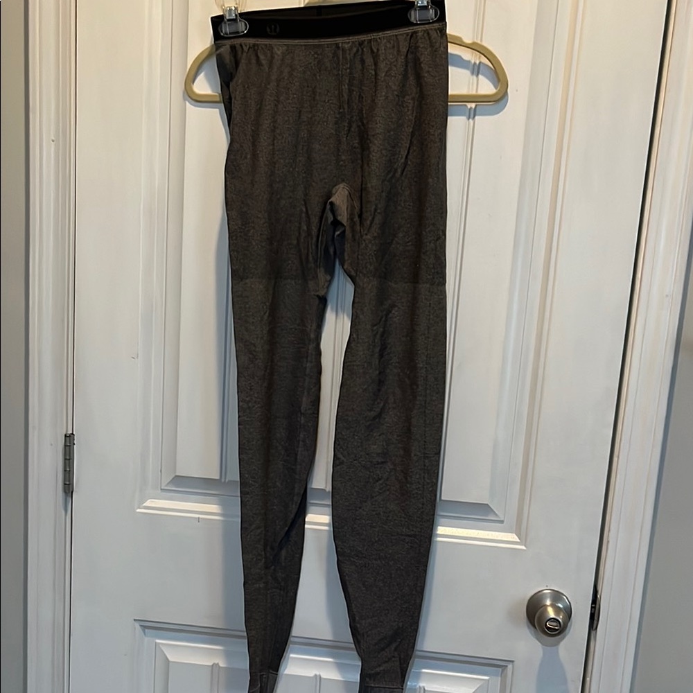 Men’s LuluLemon workout pants, size small